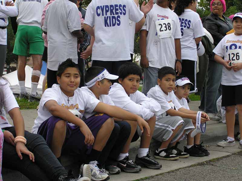210 Carlos, Anthony R, Armondo, Anthony G and his little bro Manuel -- Chillin' with your buds, life is good